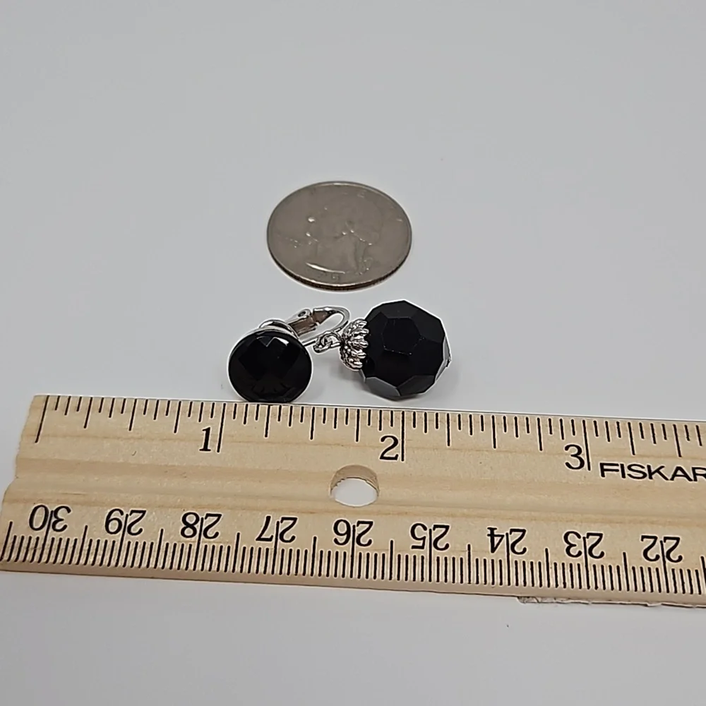 Vintage Crown Trifari Black Faceted Glass Bead Earrings Dangle Clip On Signed
